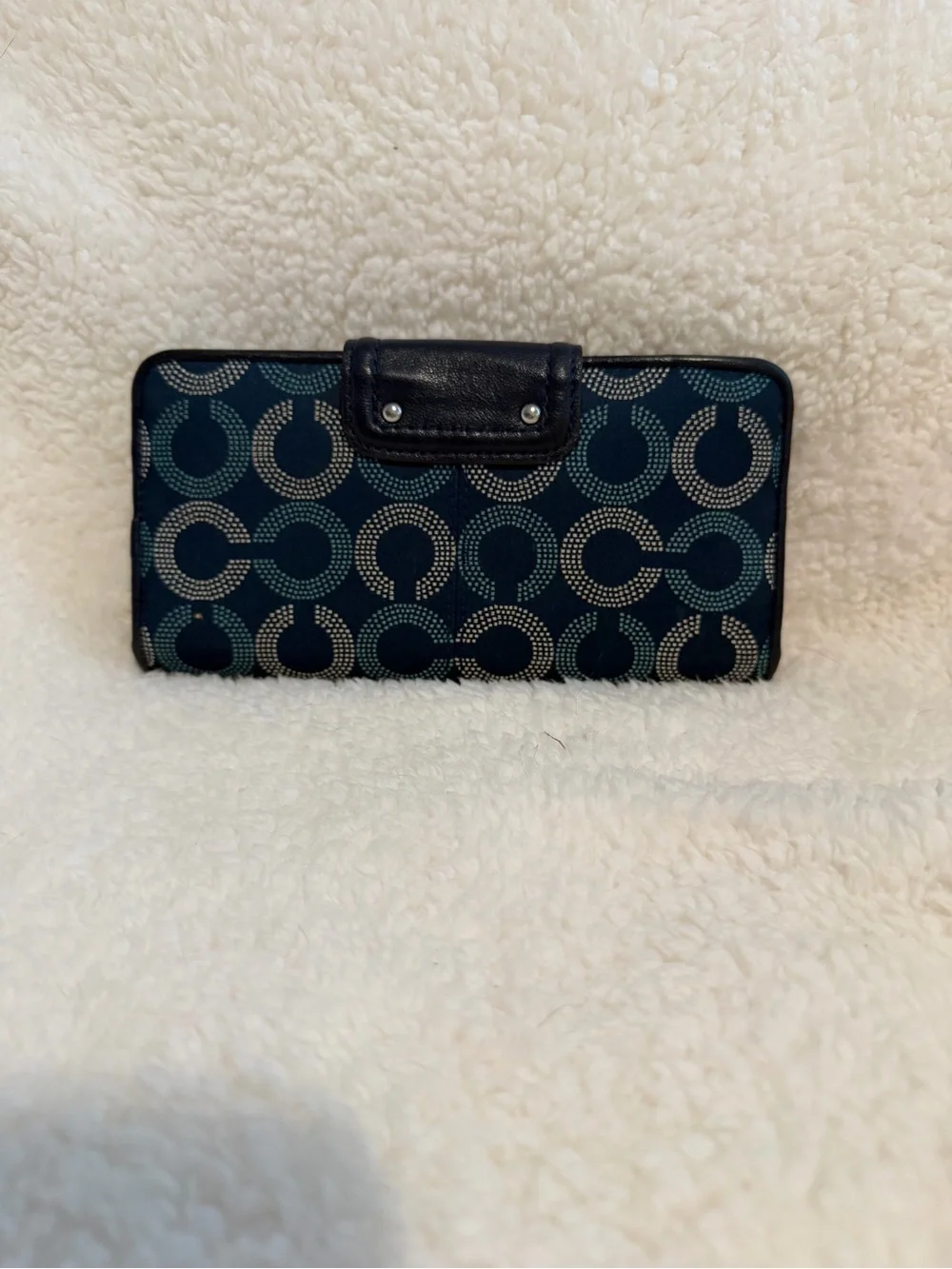 Designer-Style Navy and Black Circular Pattern Women’s Wallet